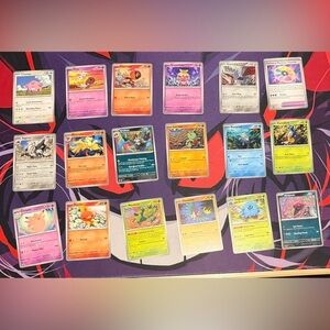 Pokemon Trading Card Game Set Stack of Random 30+ Cards can sell separately